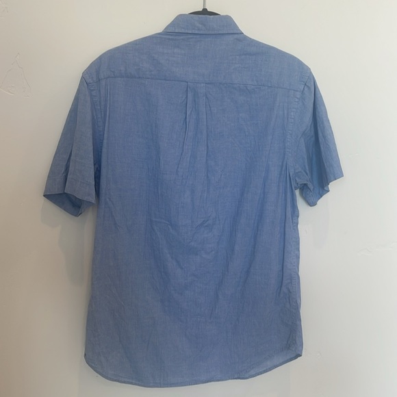 Old Navy Men’s Size Small Slim Fit Light Blue Short Sleeve Button Up Shirt - Picture 4 of 4